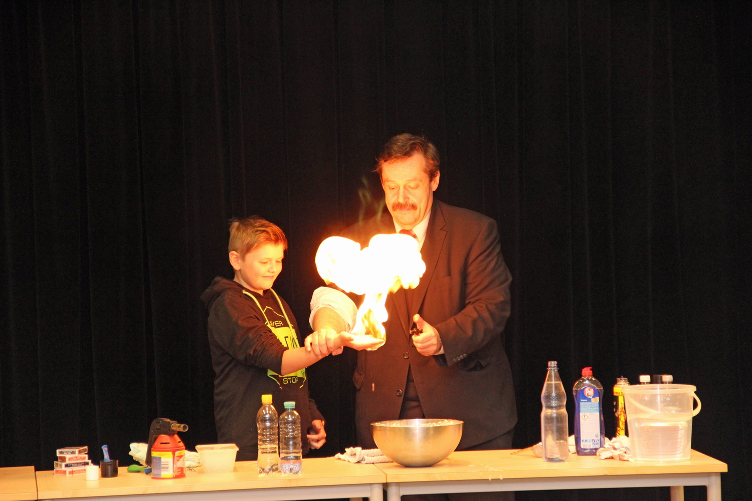 Schüler in Flammen